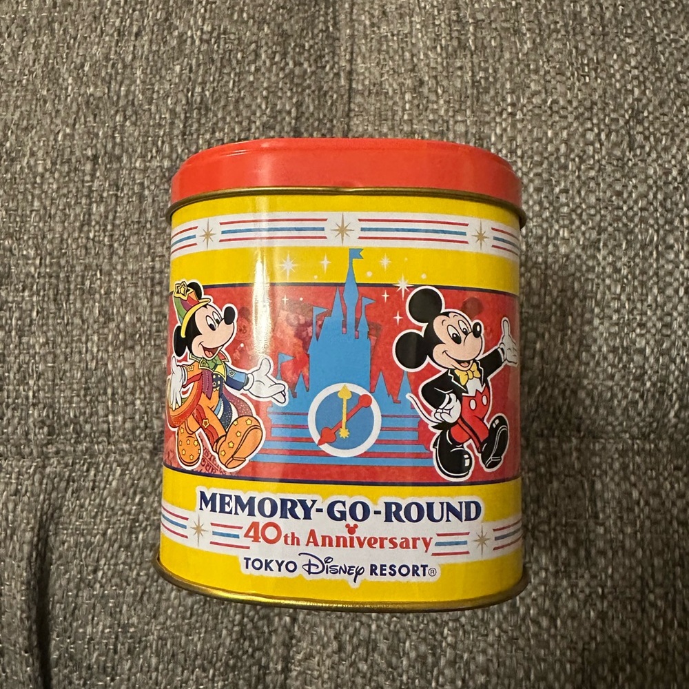 Authentic Tokyo Disney Resort Souvenir
Cookie Tin - Gold Metal Box - Japan